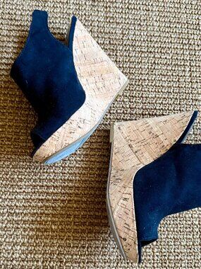 Women's Santana Black Suede Cork Wedge Peep-Toe Slingback Size 7.5